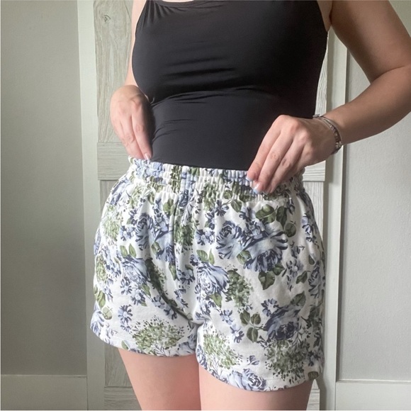 Levi's Pants - Levi’s Sweat Shorts